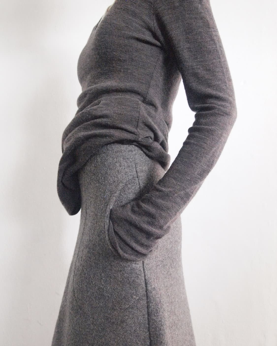 yao souka 아방가르드 러프컷 울 미디스커트 상품이미지4