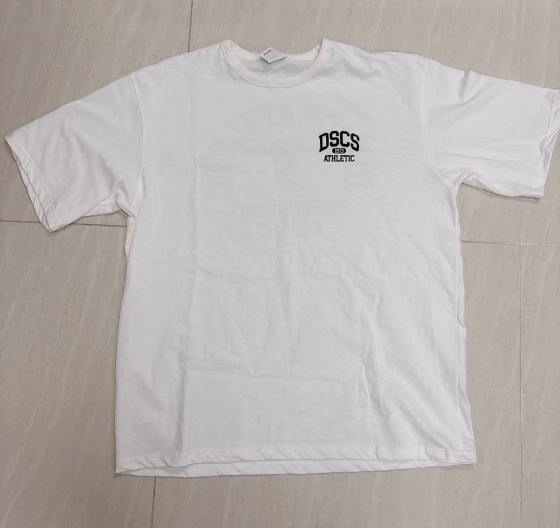 새제품 디스커스 애슬레틱  반팔티 xl 상품이미지2