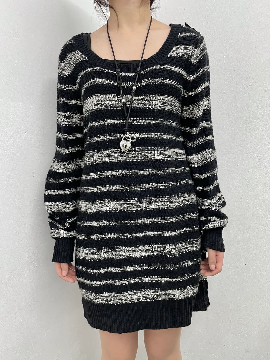스트라이프 버튼 니트 원피스 상품이미지1