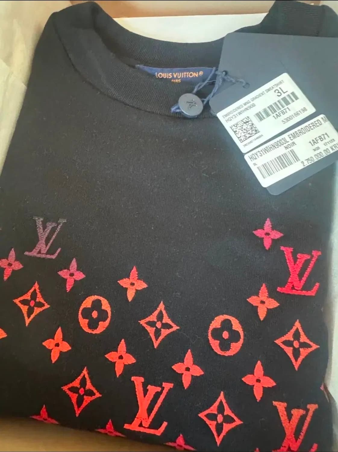 110) 루이비통 모노그램 블랙 맨투맨 3L 상품이미지2