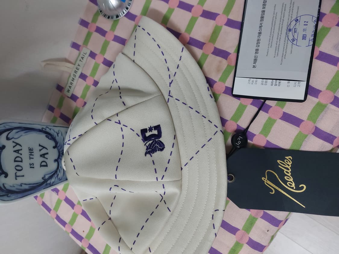 니들스 X DC 화이트 니들스 버킷햇 상품이미지3