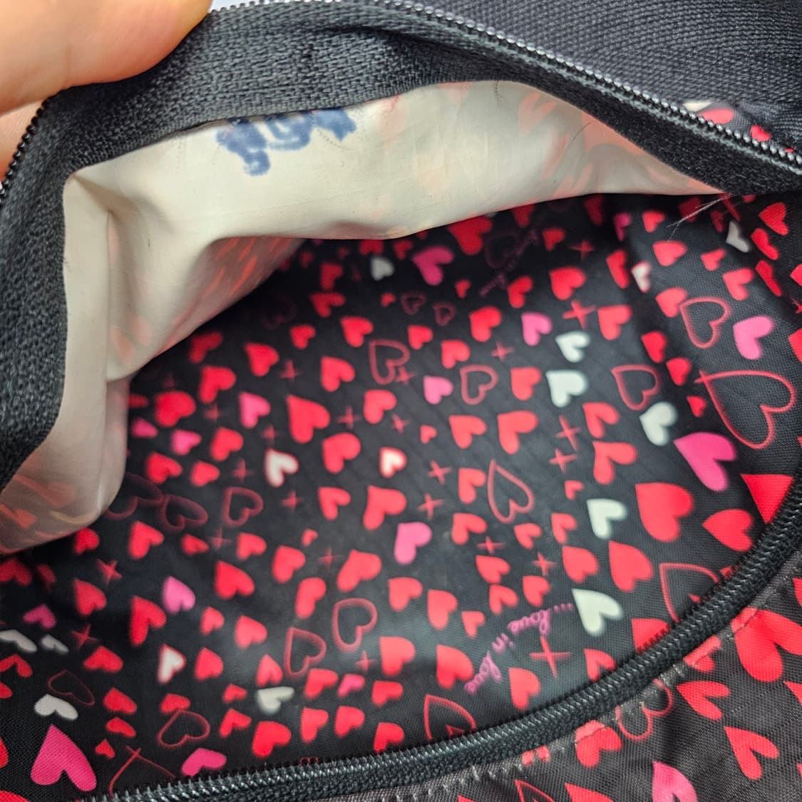 LeSportsac 레스포삭 하트 크로스백 상품이미지9