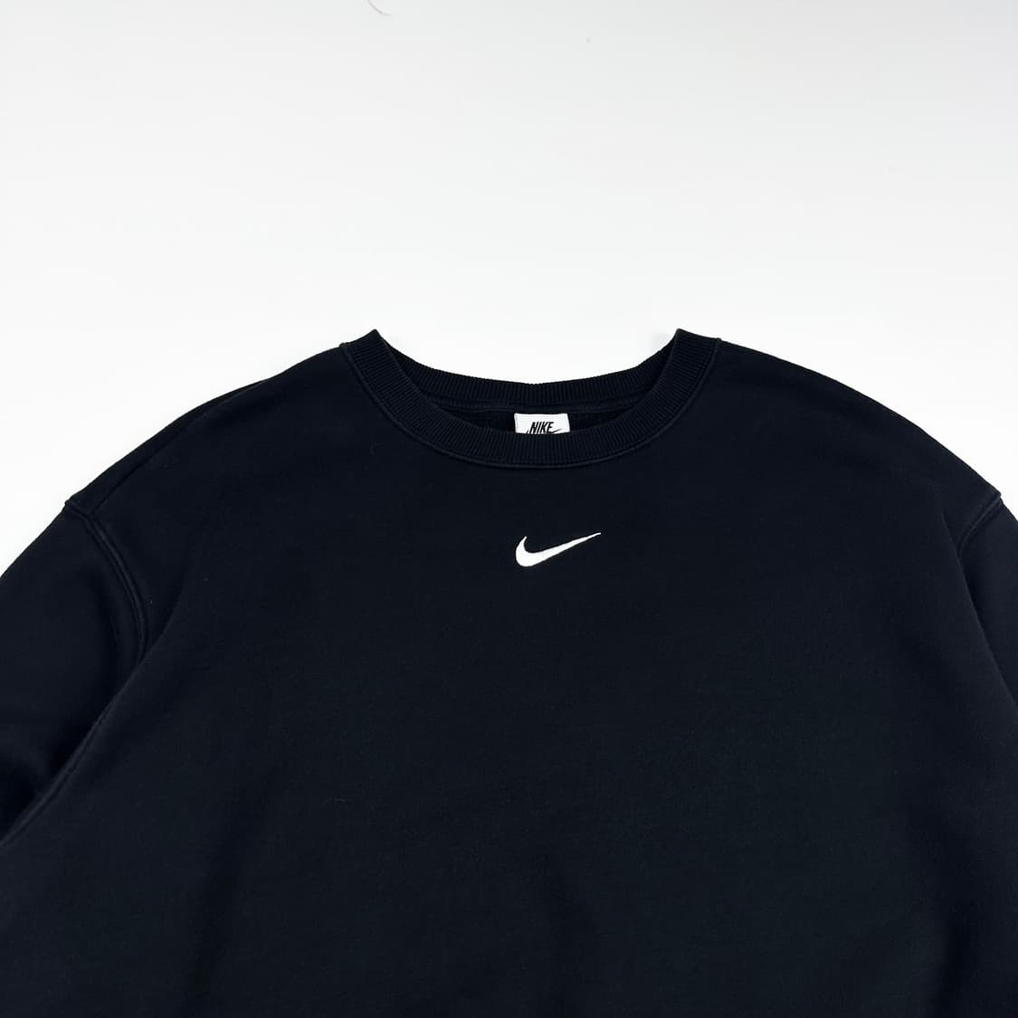 나이키 센터 스우시 블랙 맨투맨 (L 여성추천) 상품이미지1