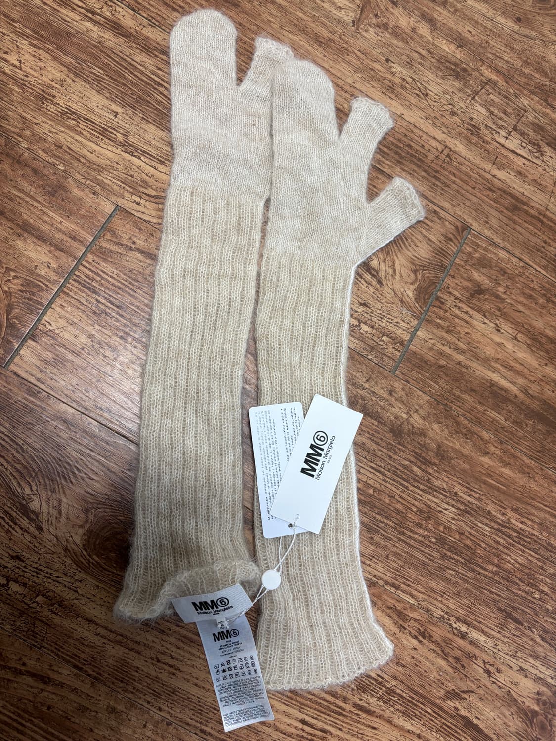 MM6 베이지 울 장갑 상품이미지2