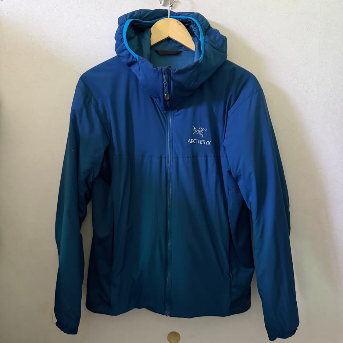 아크테릭스 아톰 후디 블루 M (남성 100-슬림105) 상품이미지2