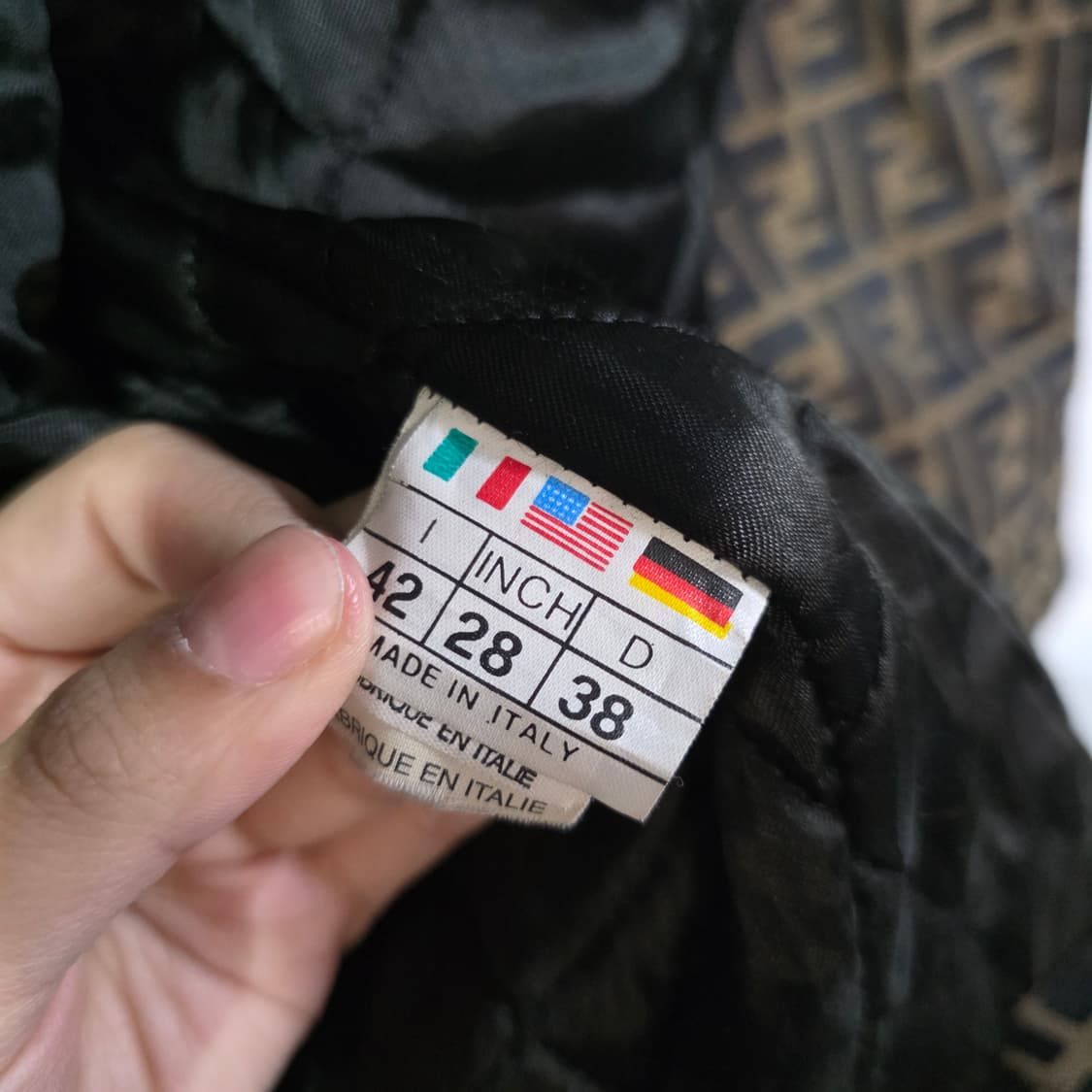 정품)  펜디 여성 주카 FF로고 패턴 누빔코트 자켓 M 상품이미지5