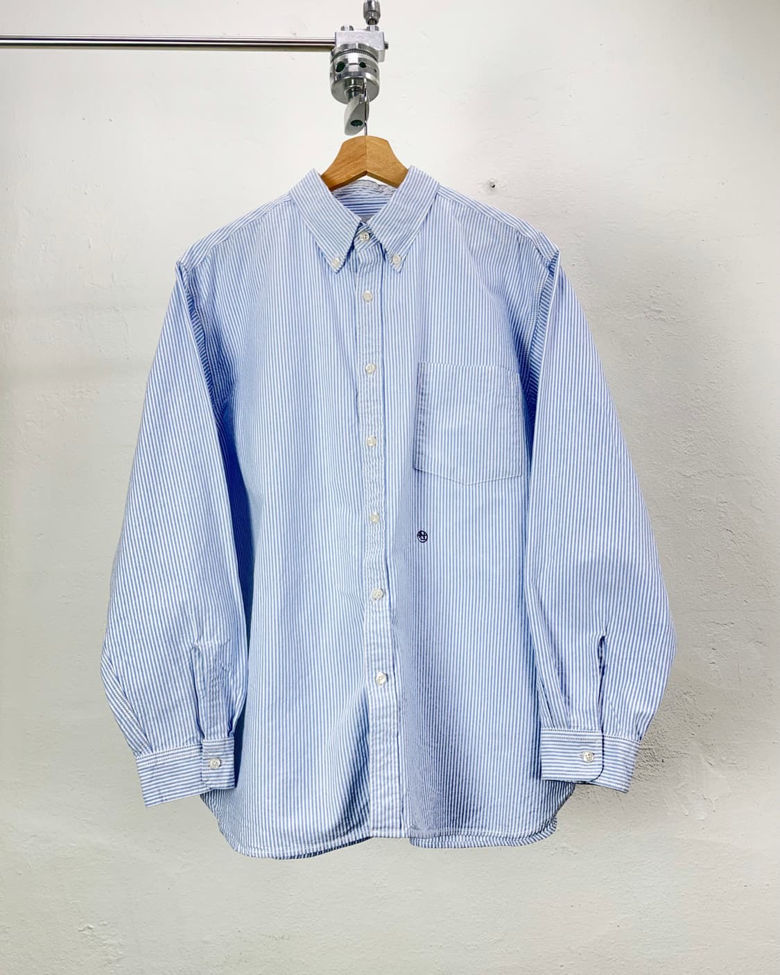 나나미카 스트라이프 블루 버튼 다운 윈드 셔츠 상품이미지1