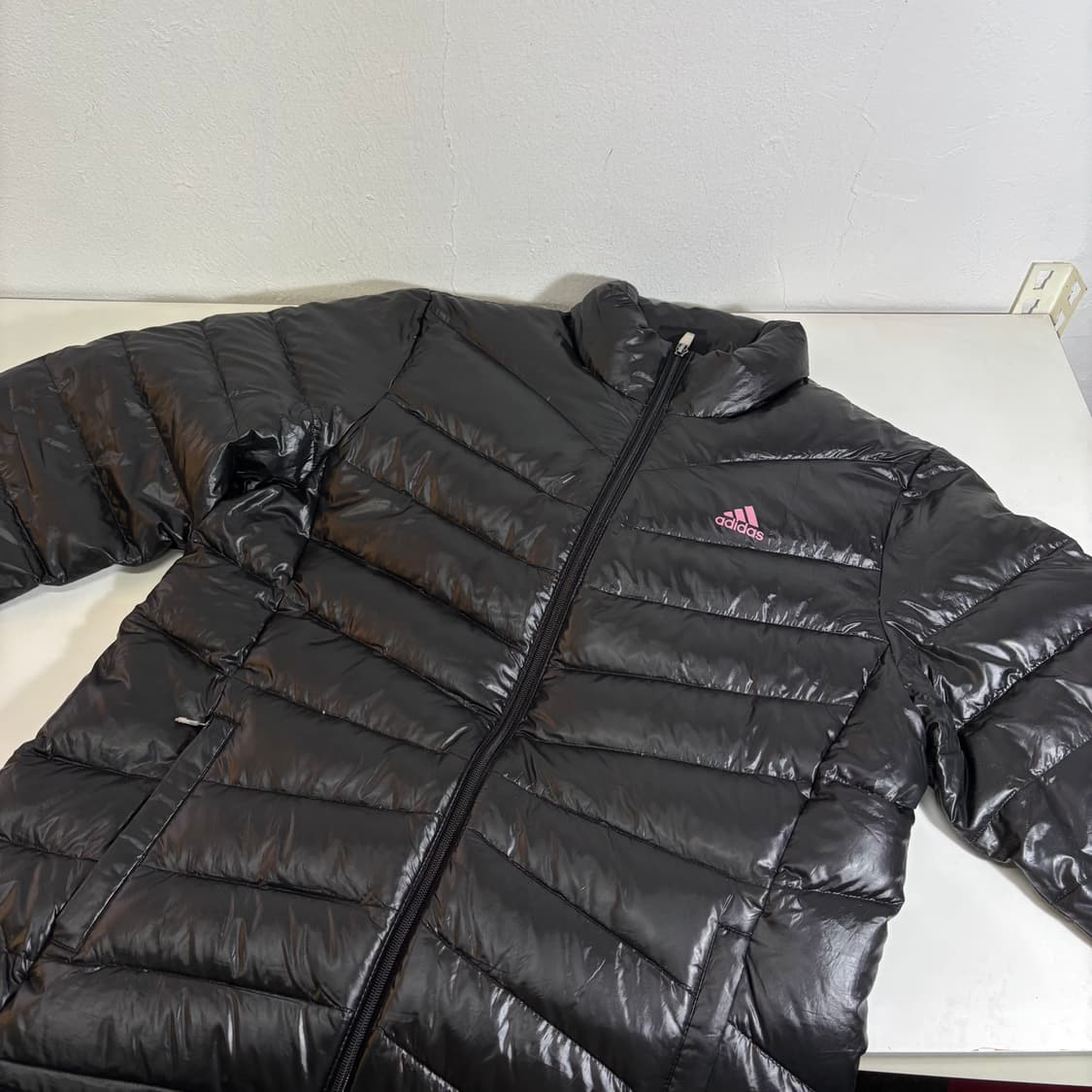 우먼XL 아디다스 블랙 핑크로고 구스다운 경량패딩점퍼 상품이미지1