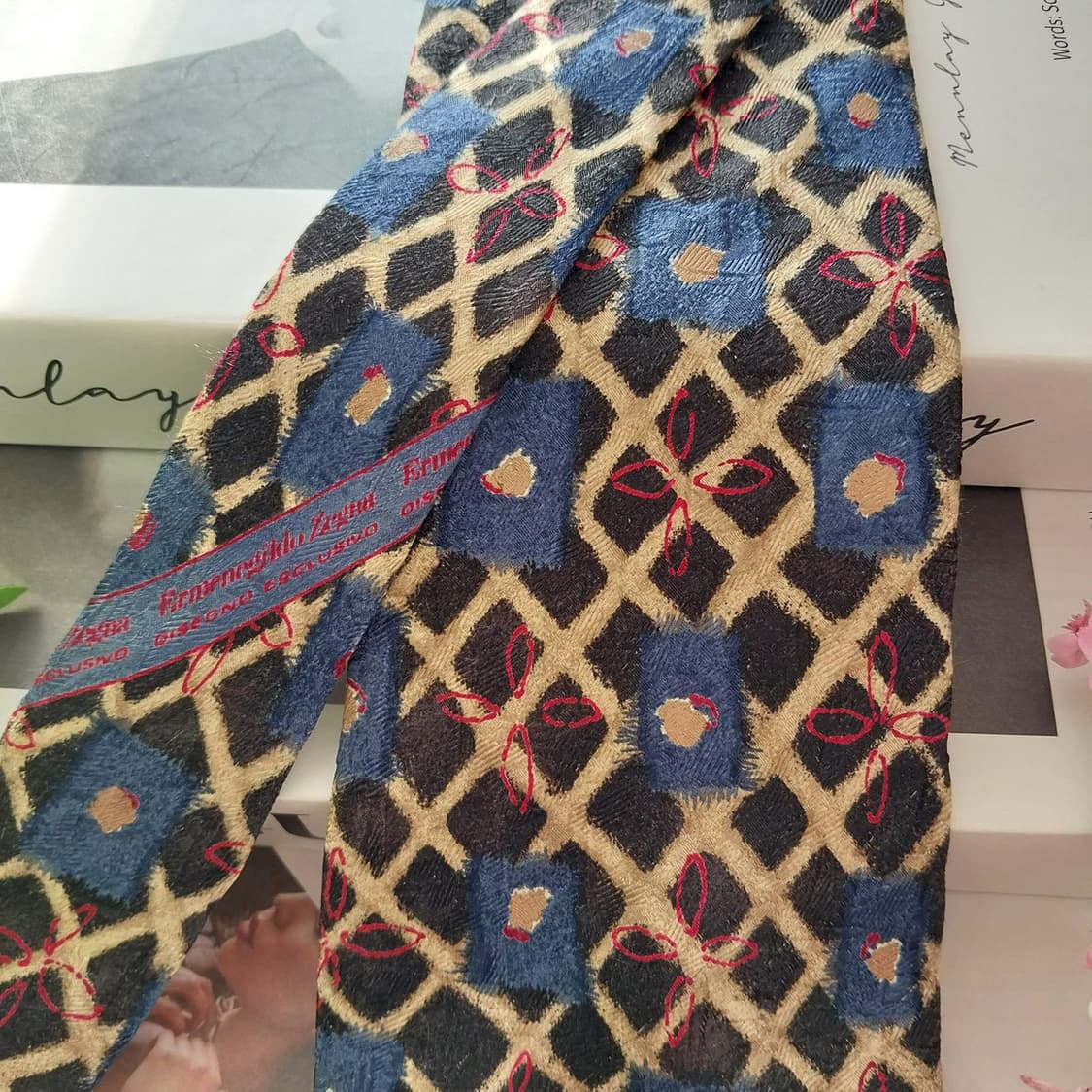 에르메네질도 제냐 실크 아트 패턴 넥타이 9.5cm A+등급 K1506
 상품이미지4