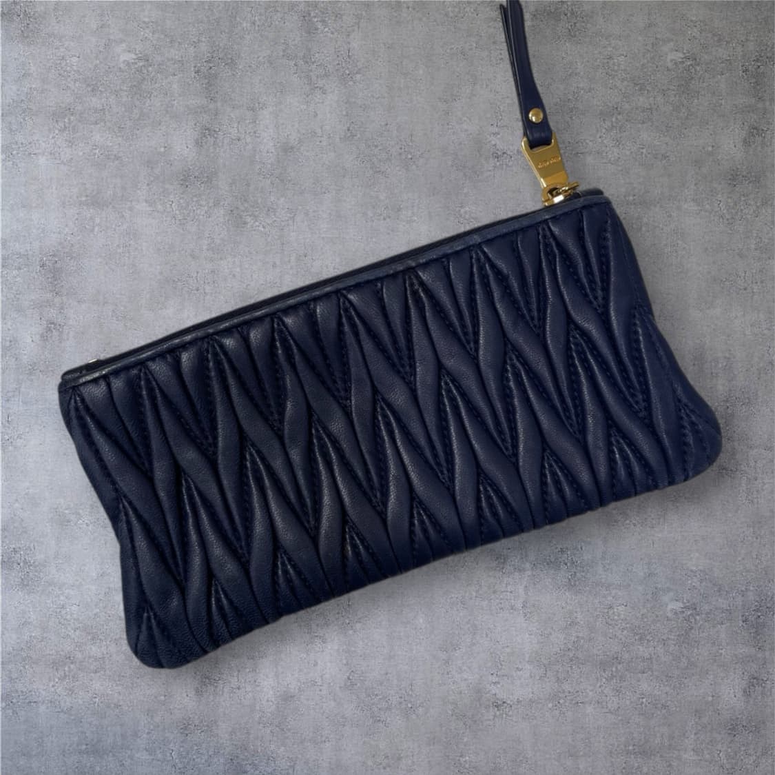 미우미우 Miu Miu 마테라쎄 마드라스 레더 지퍼 카드 파우치 상품이미지2