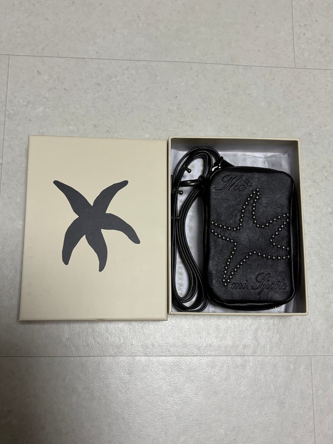 Tcm starfish stud mini pouch (택 뜯은 새거 상품이미지2