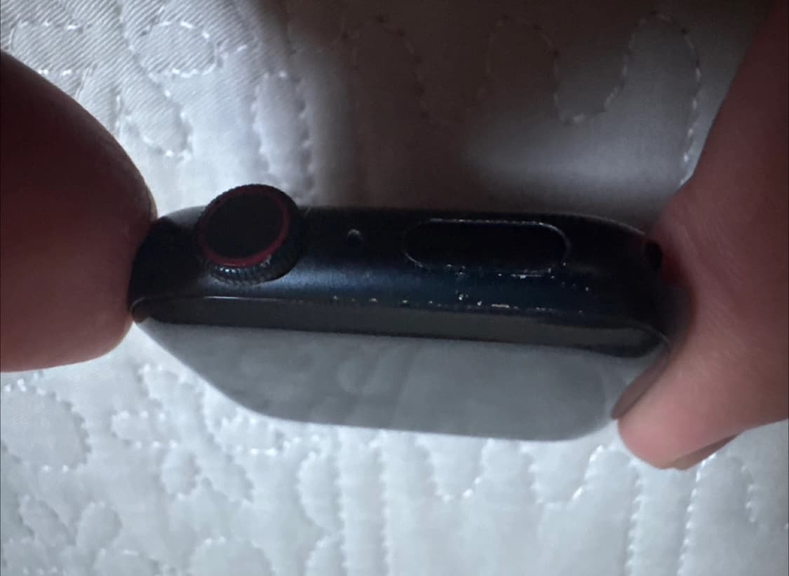 애플워치 8 셀룰러 45mm 판매합니다! 상품이미지2