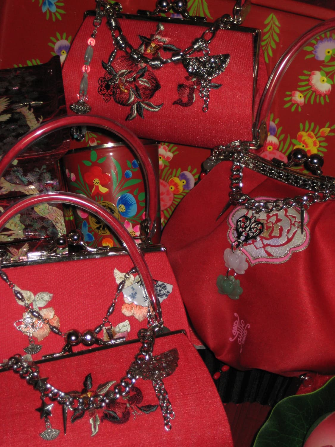 오리엔탈 레드 자수 도트 클러치백 체인메이드 상품이미지5