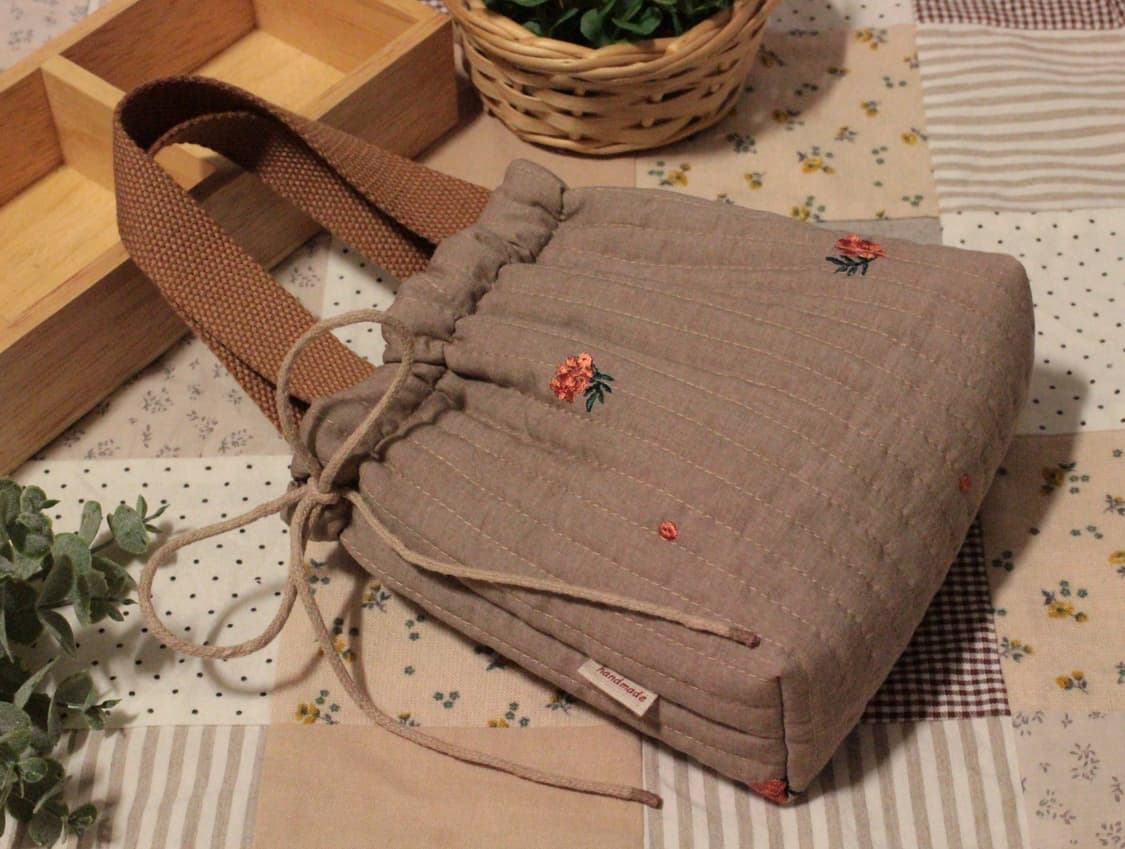 핸드메이드 누빔 손잡이 파우치 상품이미지3