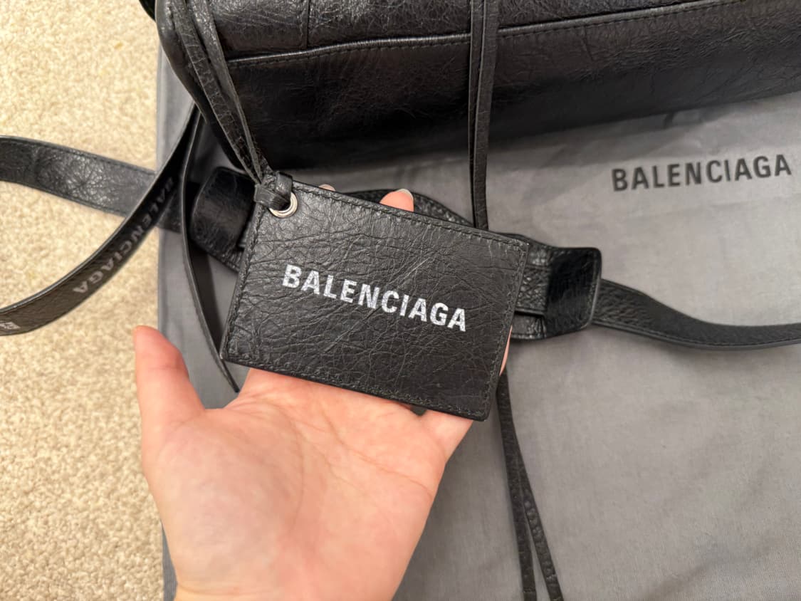 발렌시아가 시티 모터백 블랙 스몰 은장 상품이미지5