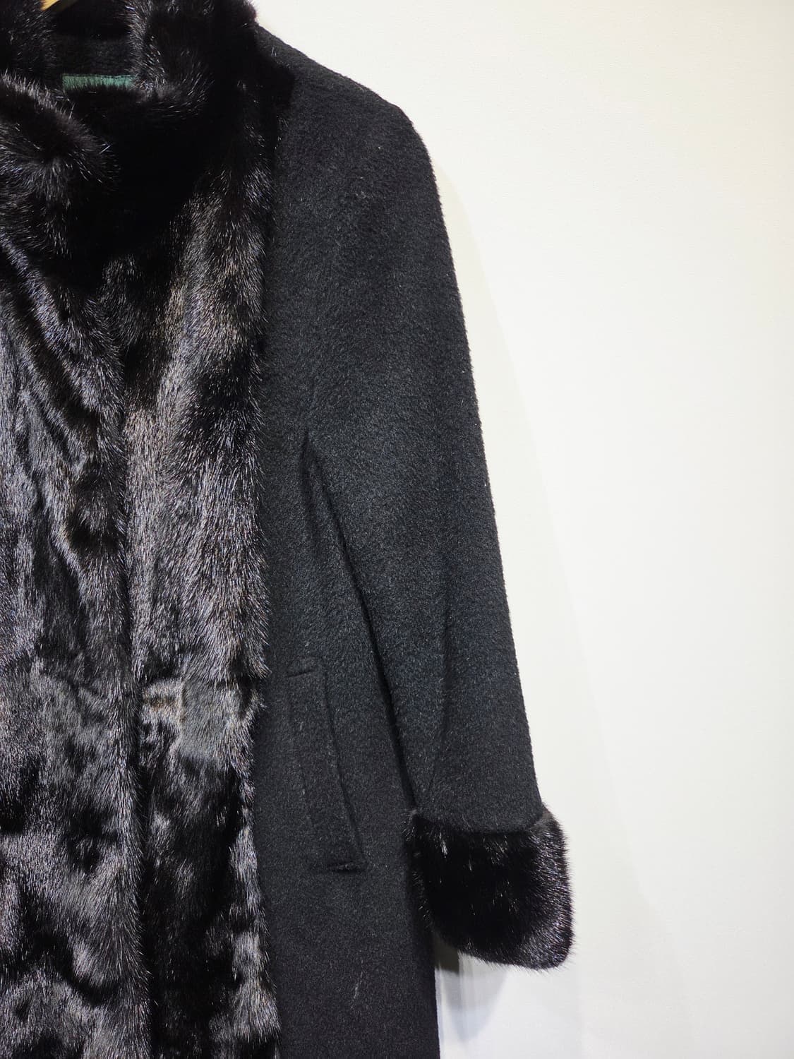 유로 모피 블랙 알카파/모 혼방 밍크 트리밍 코트 상품이미지4