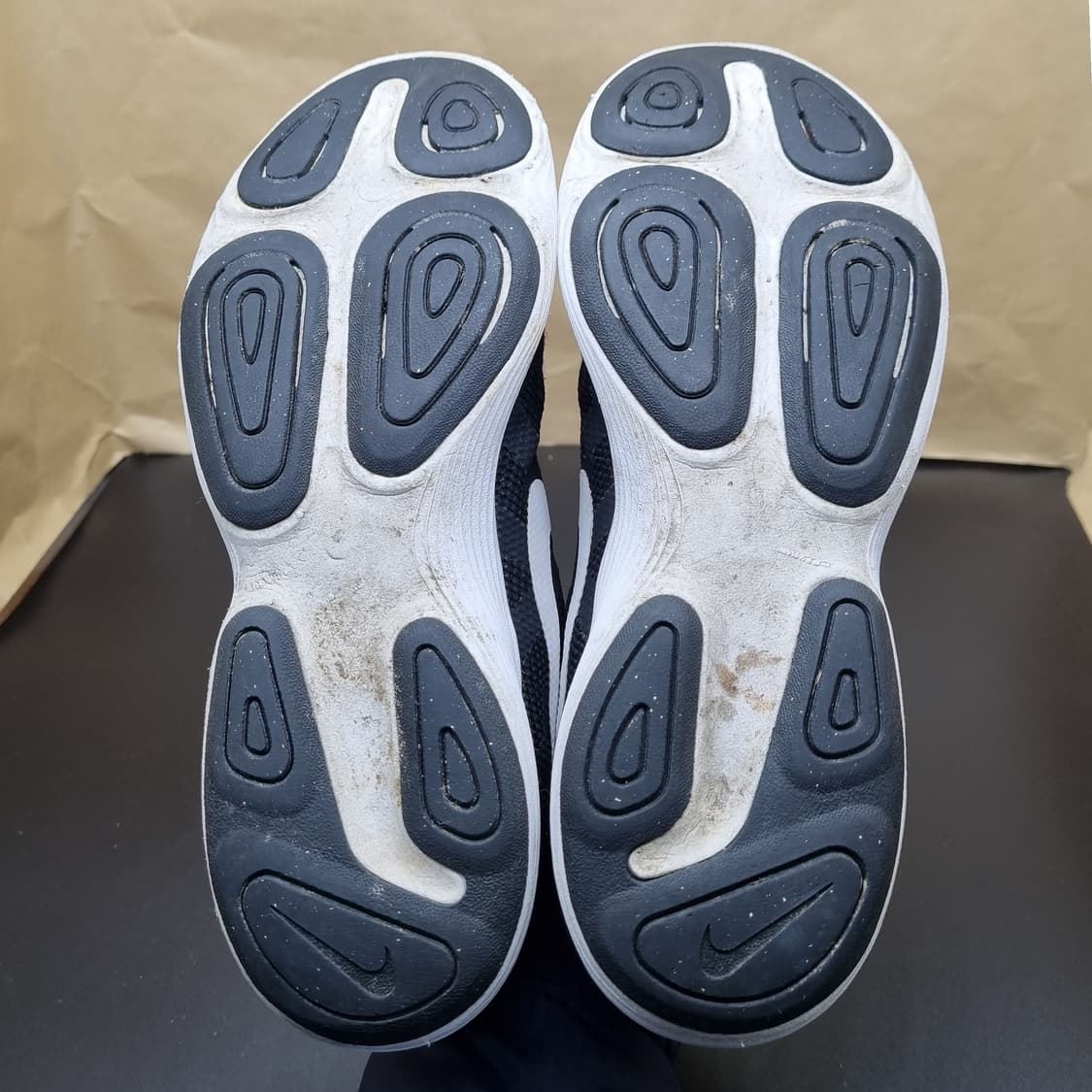 나이키 레볼루션4 남성운동화270  상품이미지3