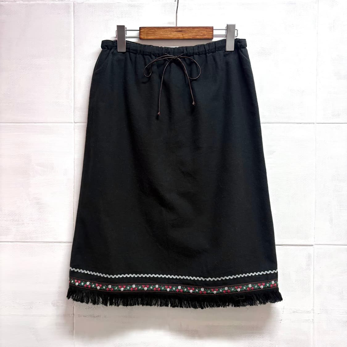 블랙 에스닉 태슬 미디 스커트 JPN 상품이미지1