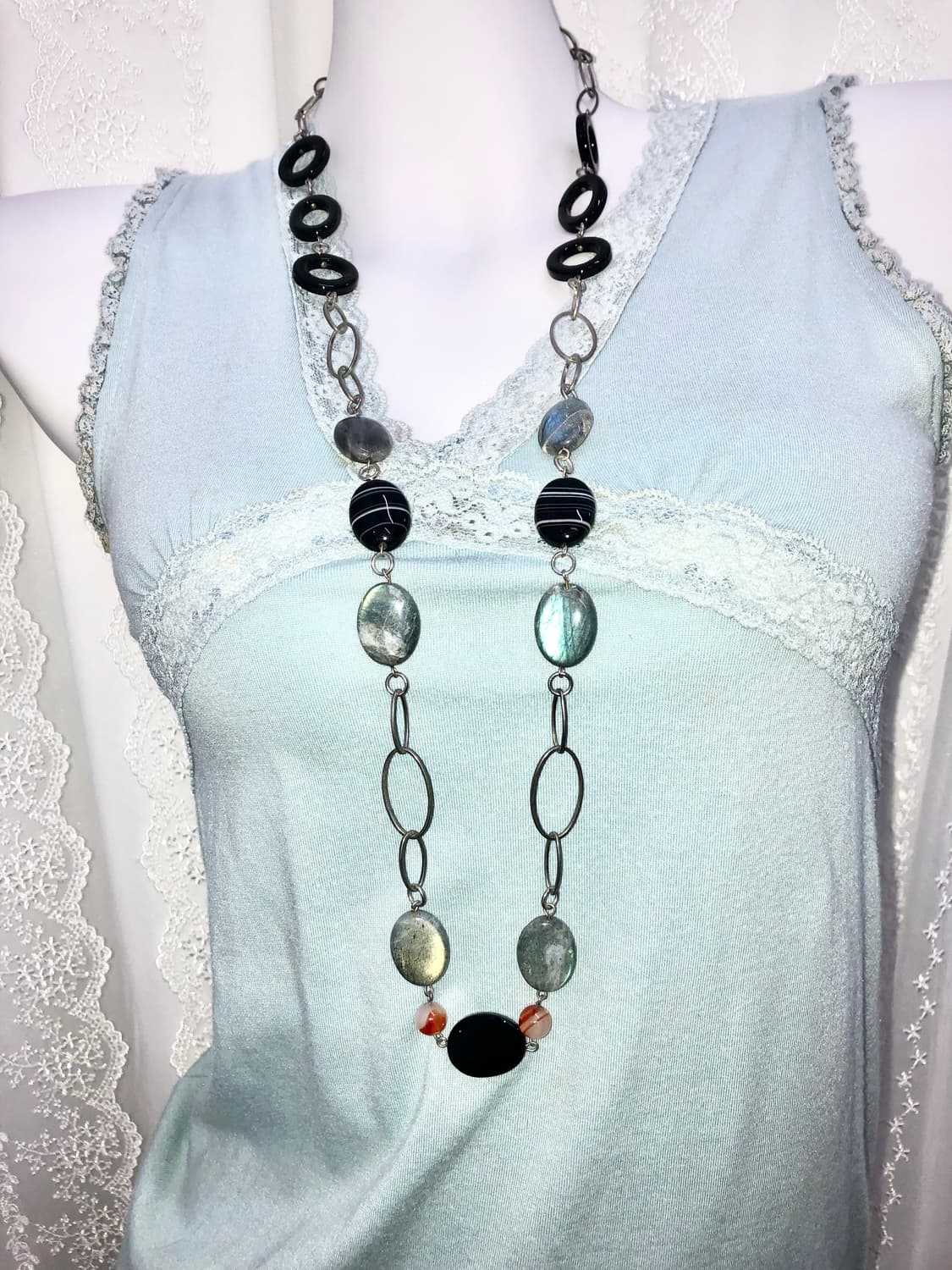 blue and black long necklace 상품이미지1