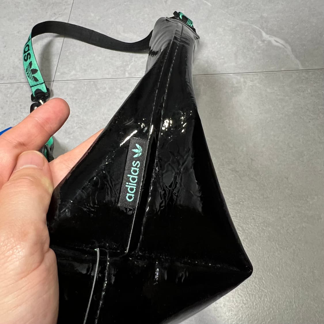 [새상품] 아디다스 미니 에어라이너 호보백 블랙 상품이미지3