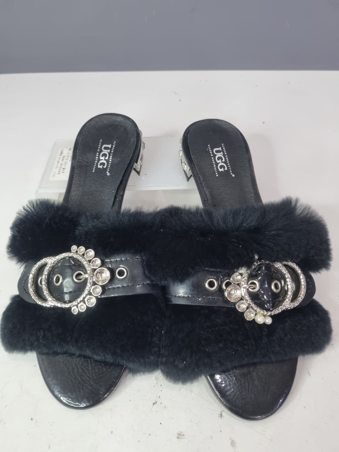 어그 38 브로치 슬리퍼 상품이미지3