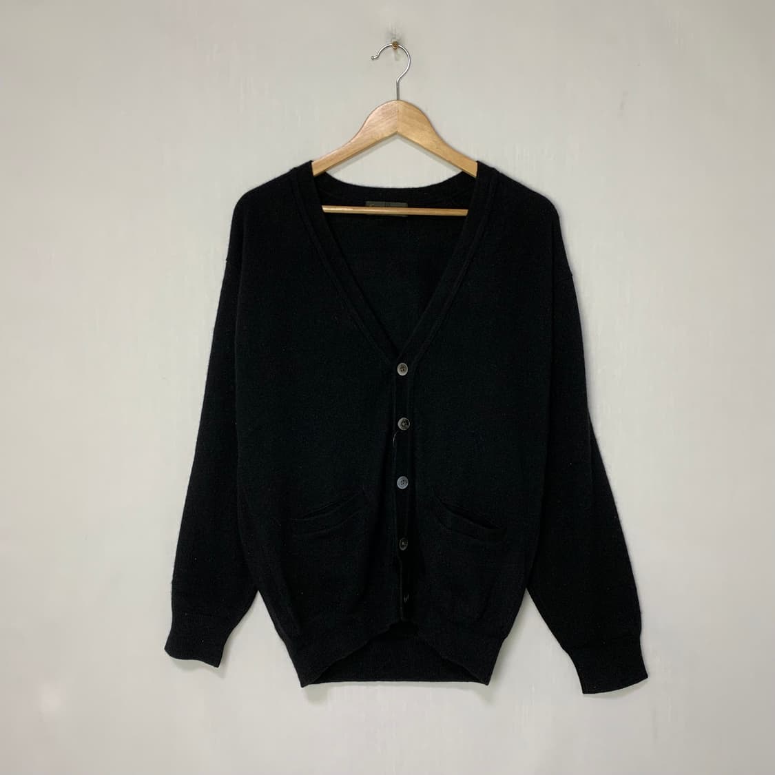 빈티지 캐시미어 100% 블랙 브이넥 니트 가디건 상품이미지1