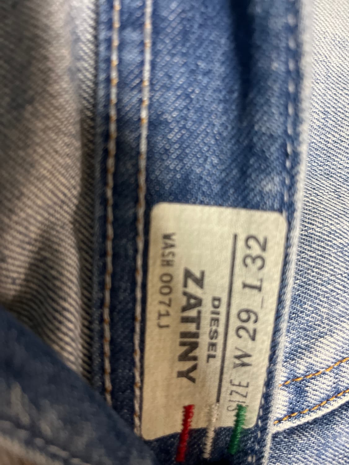 디젤 자티니 워싱 디스트레스드 레그진 부츠컷 상품이미지5