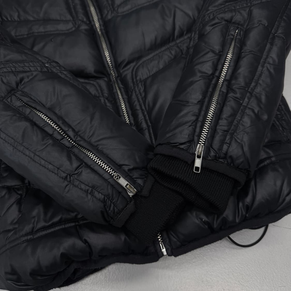 디젤 바이커 구스다운 나일론 패딩 블랙 상품이미지5