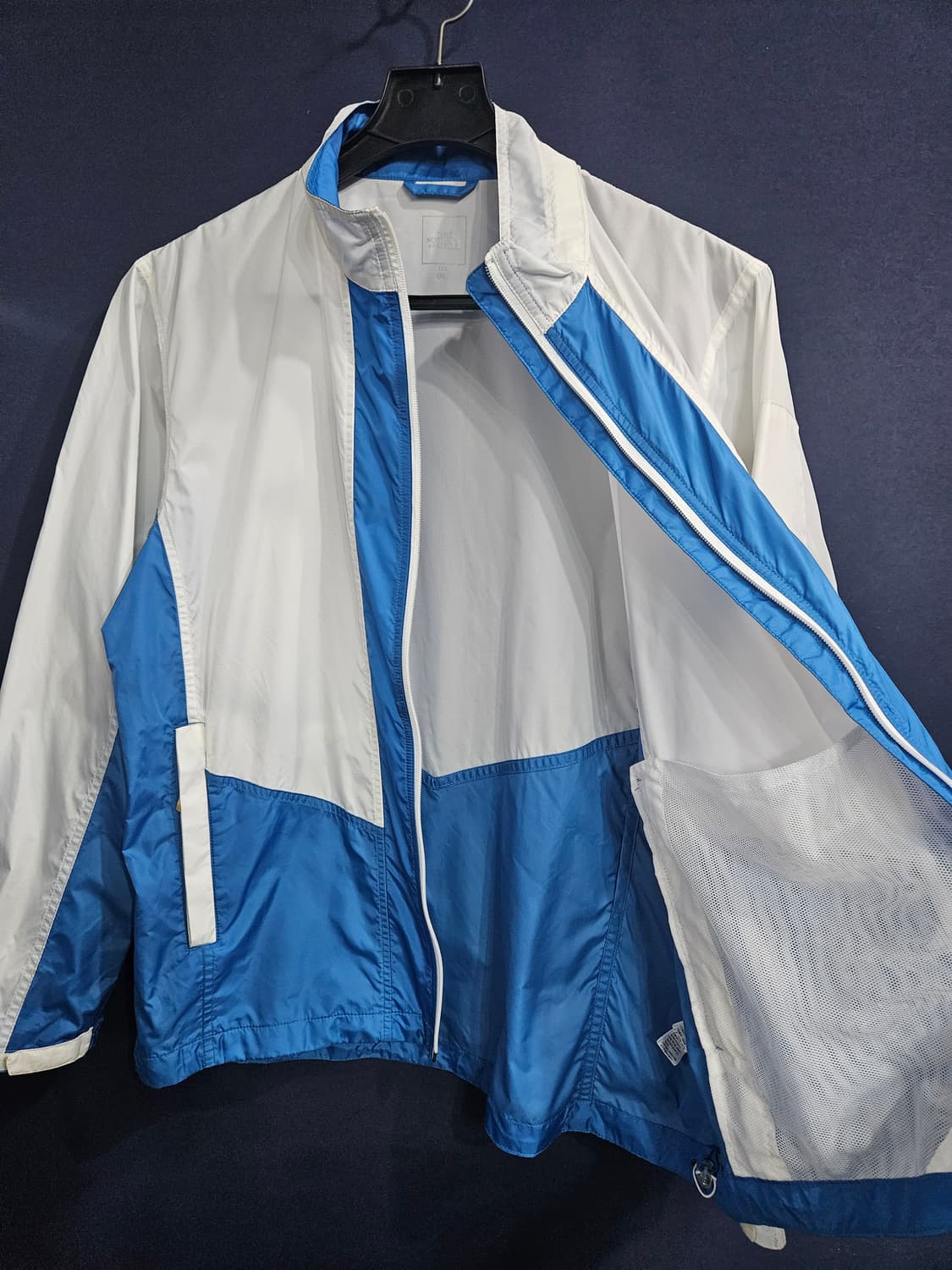 노스페이스 자수로고 화이트 투톤 남성 105 바람막이 자켓  상품이미지8