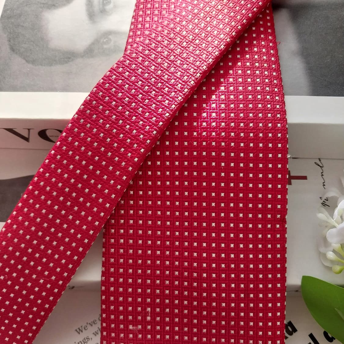 엠씨엠 실크 레드 마이크로 패턴 넥타이 9.0cm A+등급 K1995
 상품이미지4