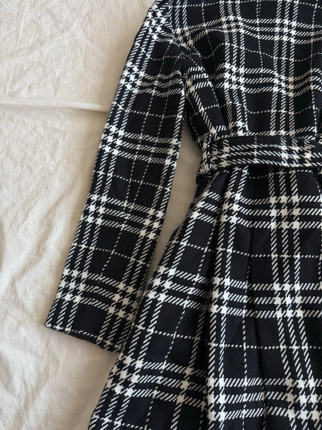 블랙 캐캐체 로걀 오네갸루 하운드 체크 롱 코트  상품이미지5