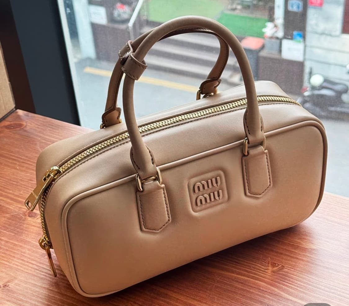 미우미우 아르카디백 베이지 상품이미지1