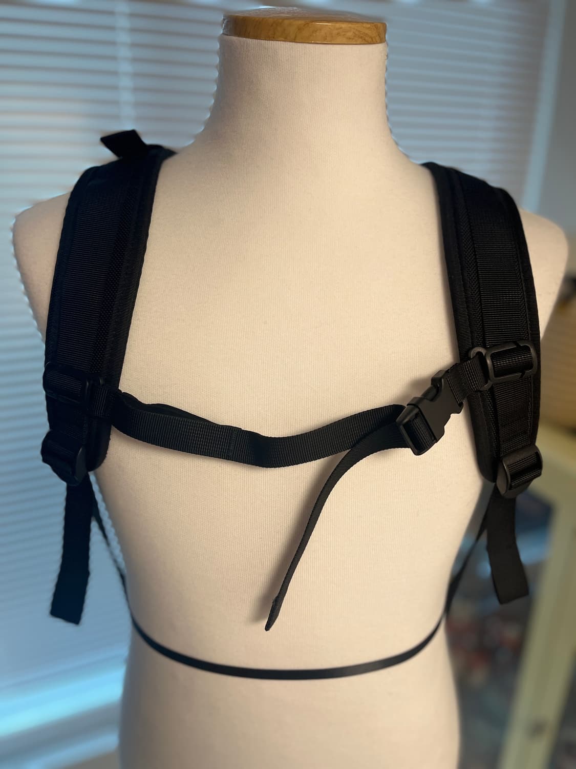 비즈빔 블랙앤브라운 스웨이드 콘초커스텀 발리스틱백팩 20L 상품이미지5