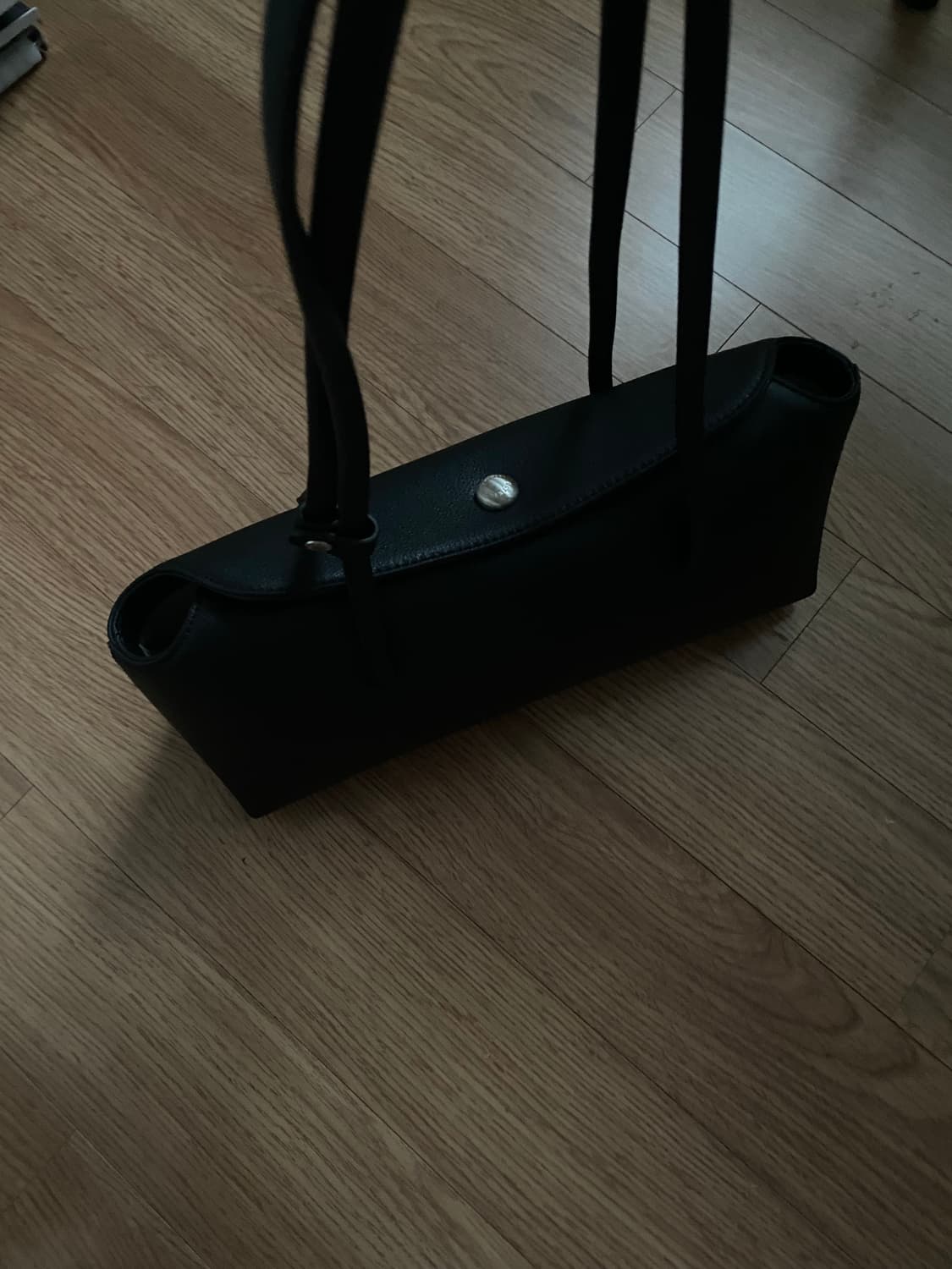 오스트카카 페블 숄더백 상품이미지4