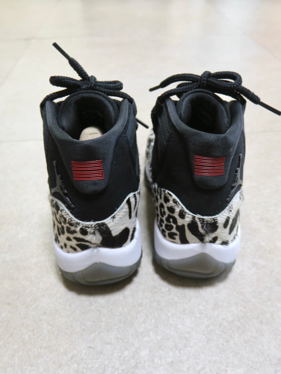 조던 11 레트로 애니멀 인스팅트 블랙 화이트 상품이미지4