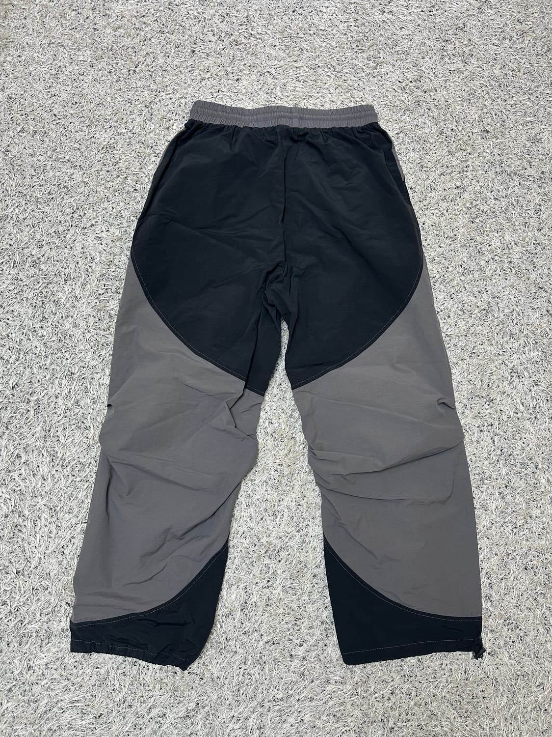 꼼파뇨 라운드 절개 다트 나일론 팬츠 블랙 상품이미지3