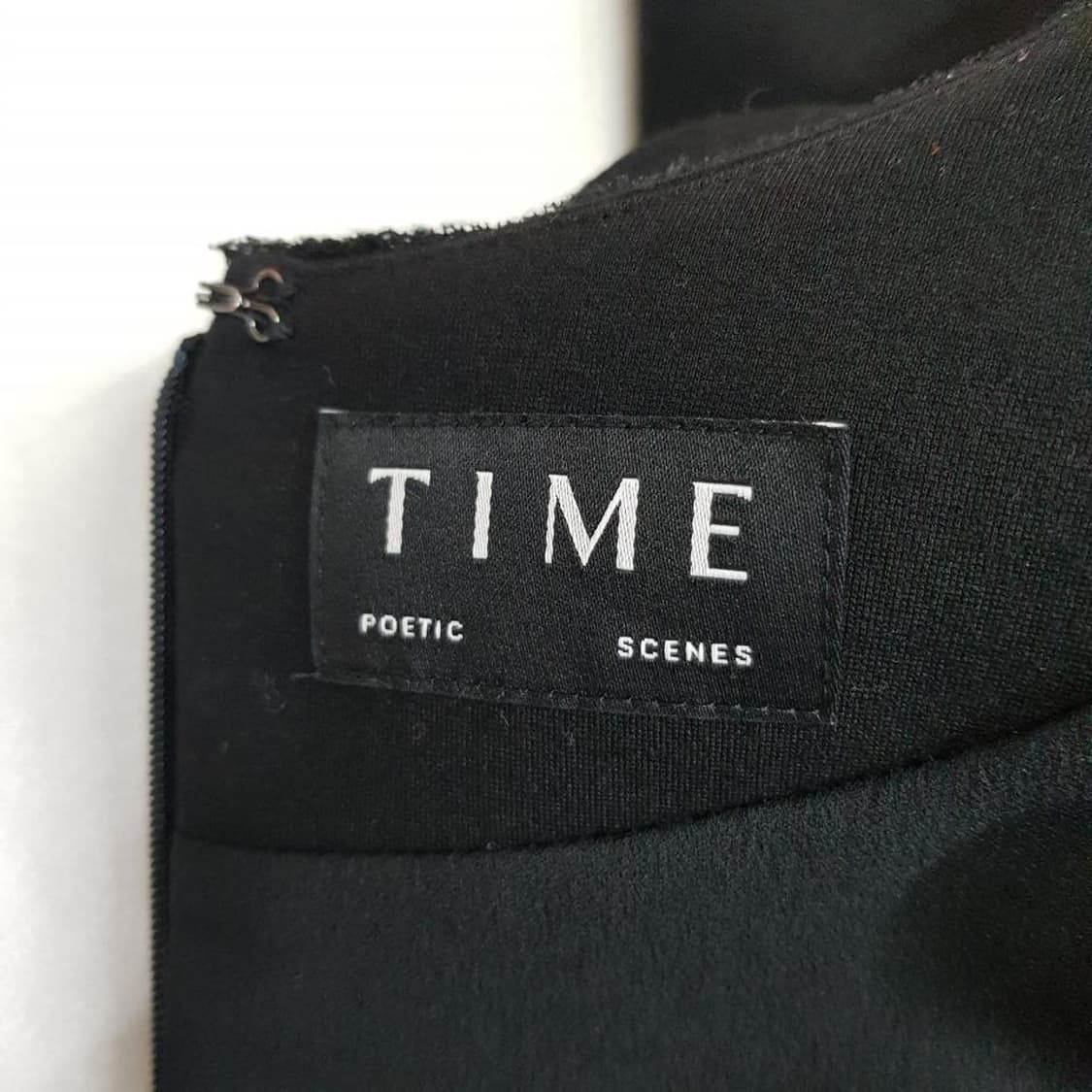 한섬 타임 22FW 넥 스팽글 원피스 M사이즈 상품이미지6