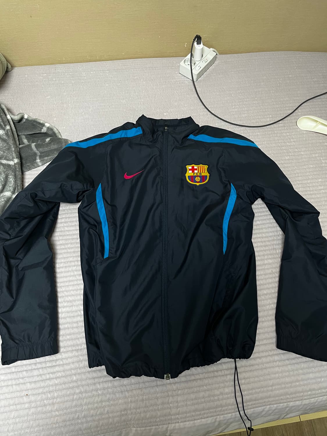 나이키 fc바르셀로나 스톰핏 바람막이 상품이미지1