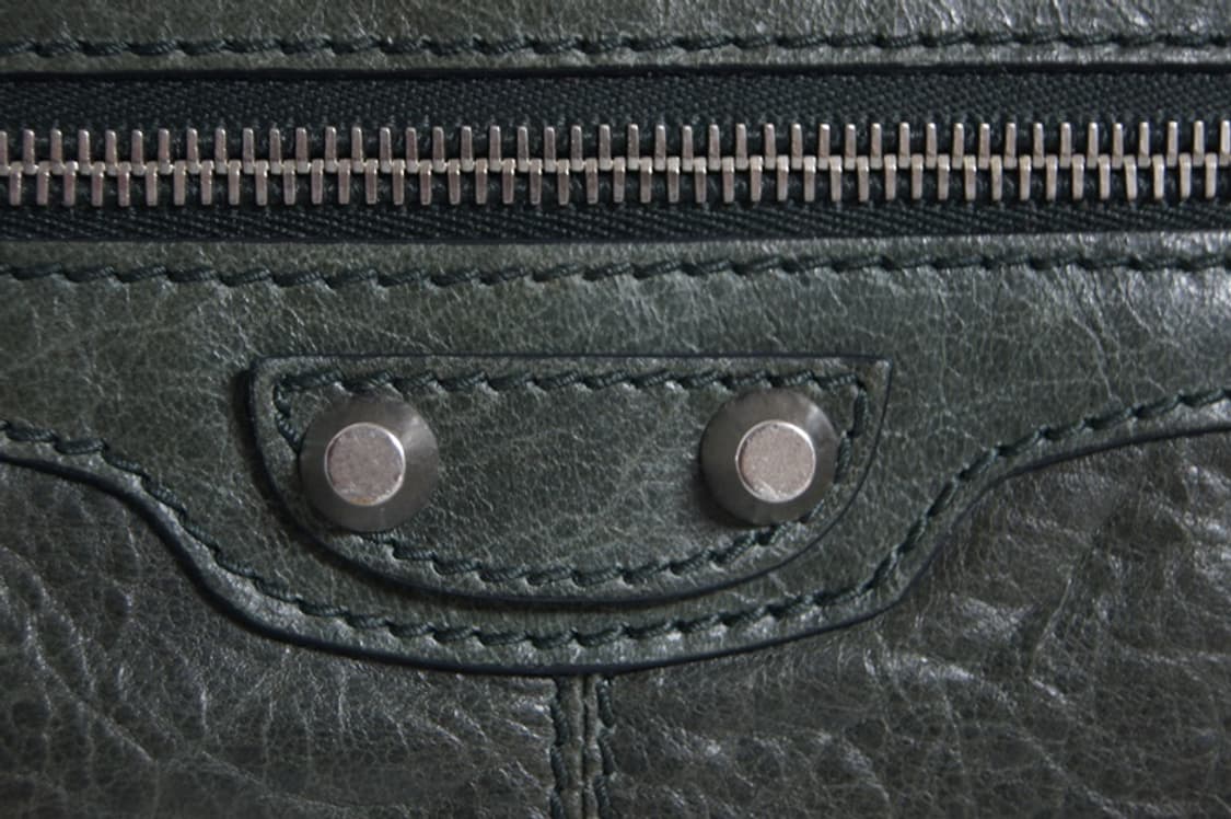 발렌시아가 멋스러운 가죽 클러치백 상품이미지4