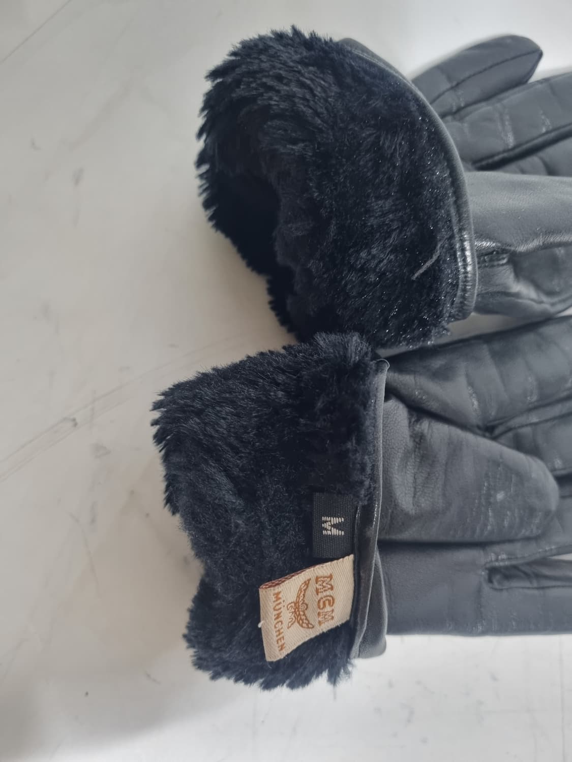 MCM 뮌헨 여성 가죽장갑 m사이즈 상품이미지5