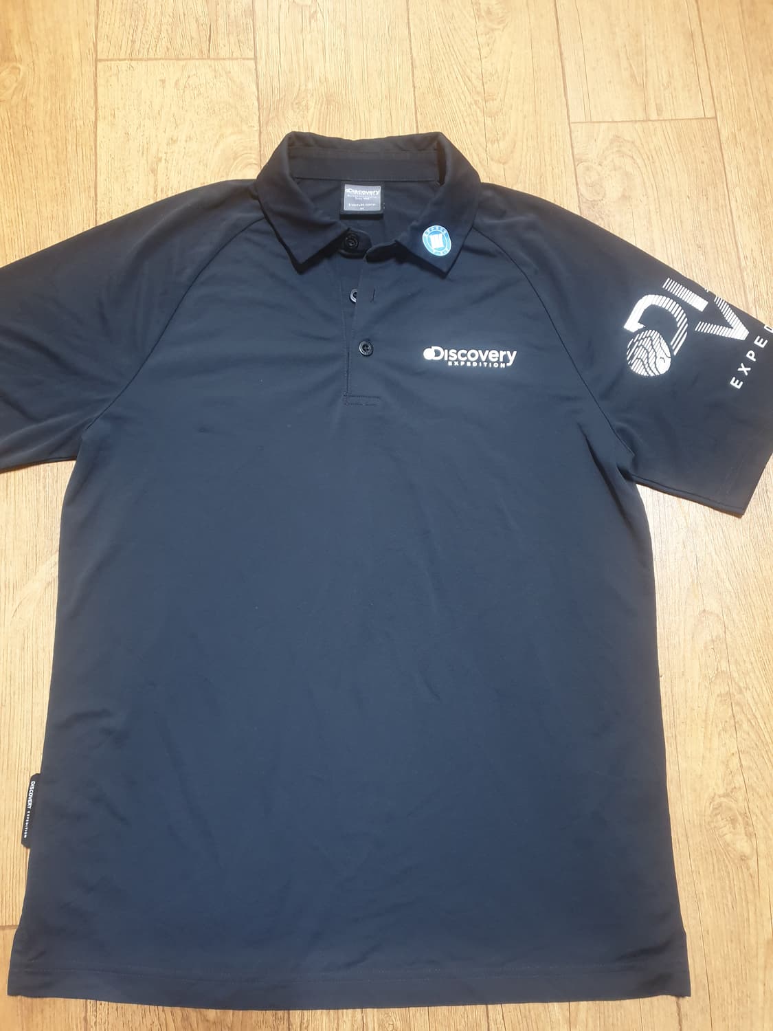 디스커버리 반팔 카라티 95 사이즈입니다 상품이미지1