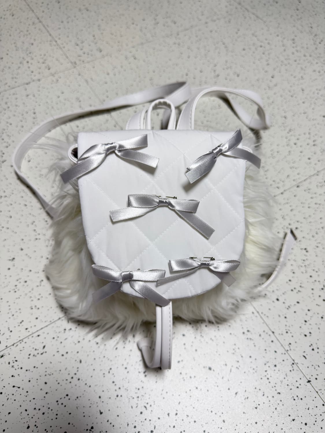 일리오 실버 리본 백팩 silver ribbon cherbag 상품이미지2