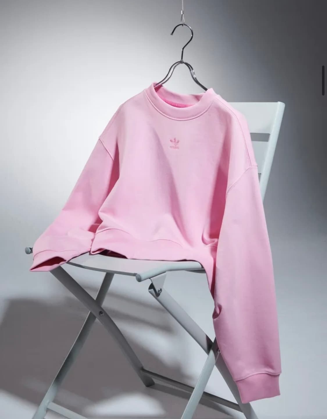 아디다스 크롭 맨투맨 상품이미지1