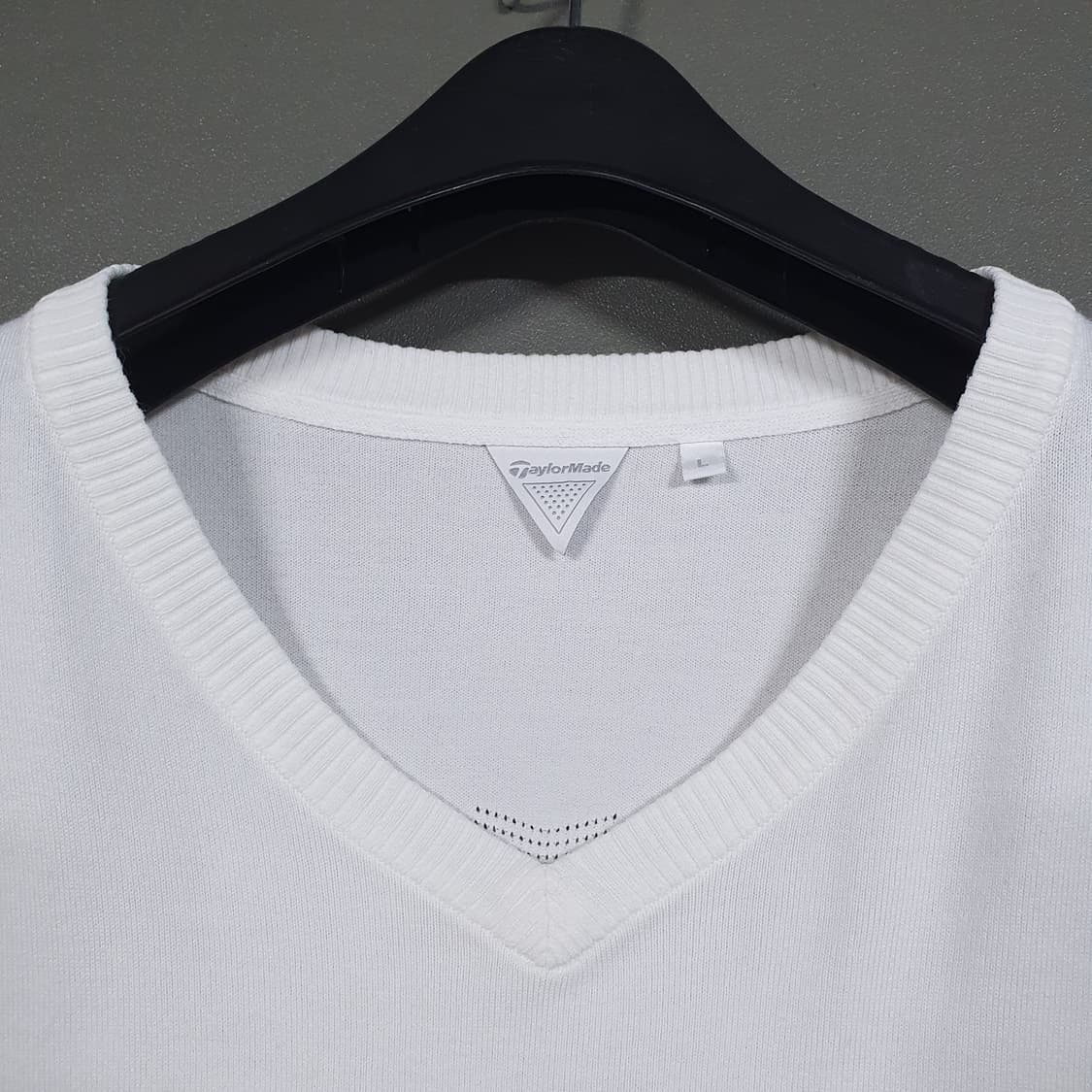 L 100) 테일러메이드 골프 신형 소매 배색 브이넥 니트 스웨터 화이트 상품이미지5