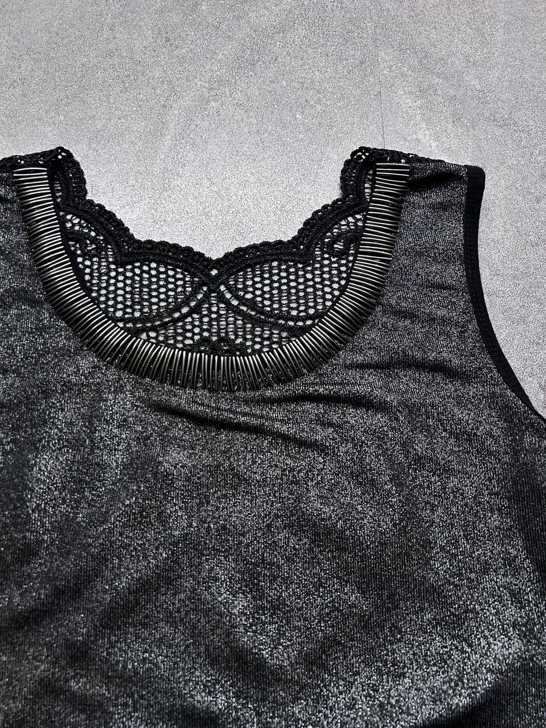 체인 넥 글리터 백 레이스 슬리브리스 상품이미지6