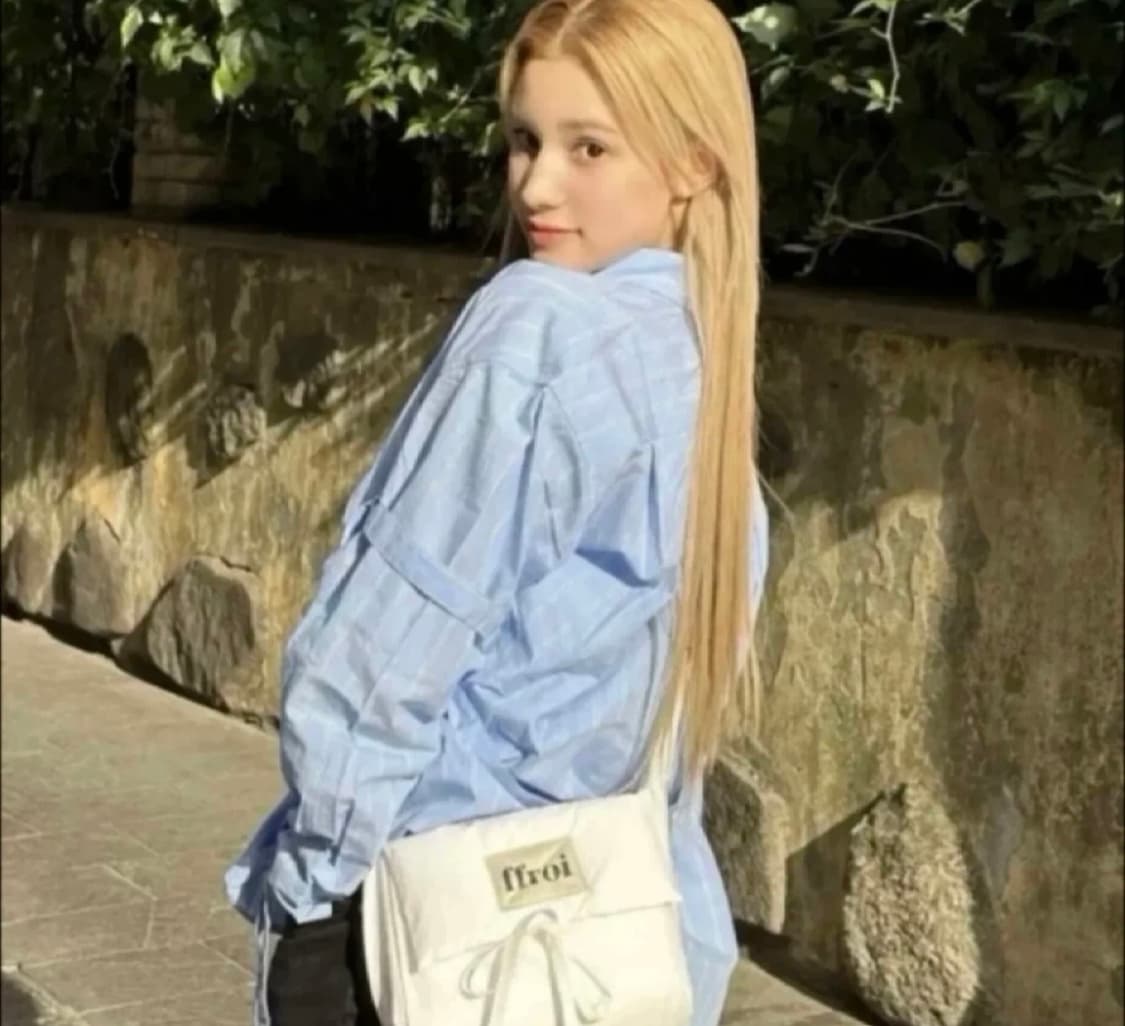 프루아 브리즈백 패딩가방 휴닝바히에 착용 상품이미지3