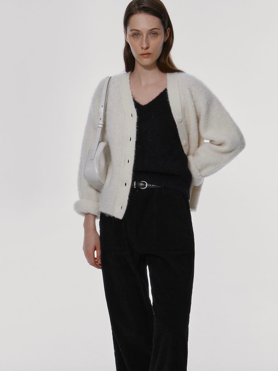 낫띵리튼 볼륨 알파카 가디건 아이보리 상품이미지3