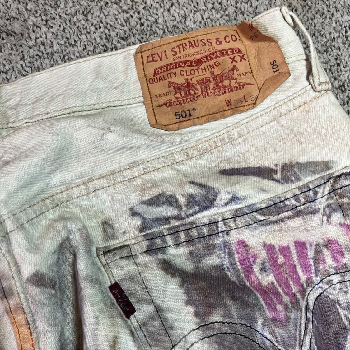 리바이스 501 리메이크 커스텀 프린팅 팬츠 상품이미지3