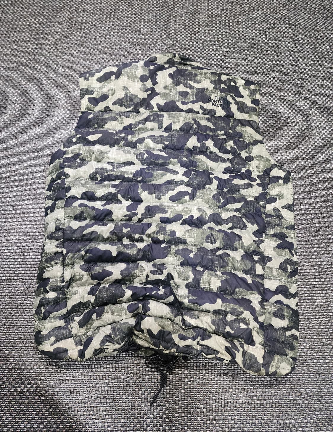 노스페이스 550 구스다운 패딩 조끼 카모 M사이즈 상품이미지7