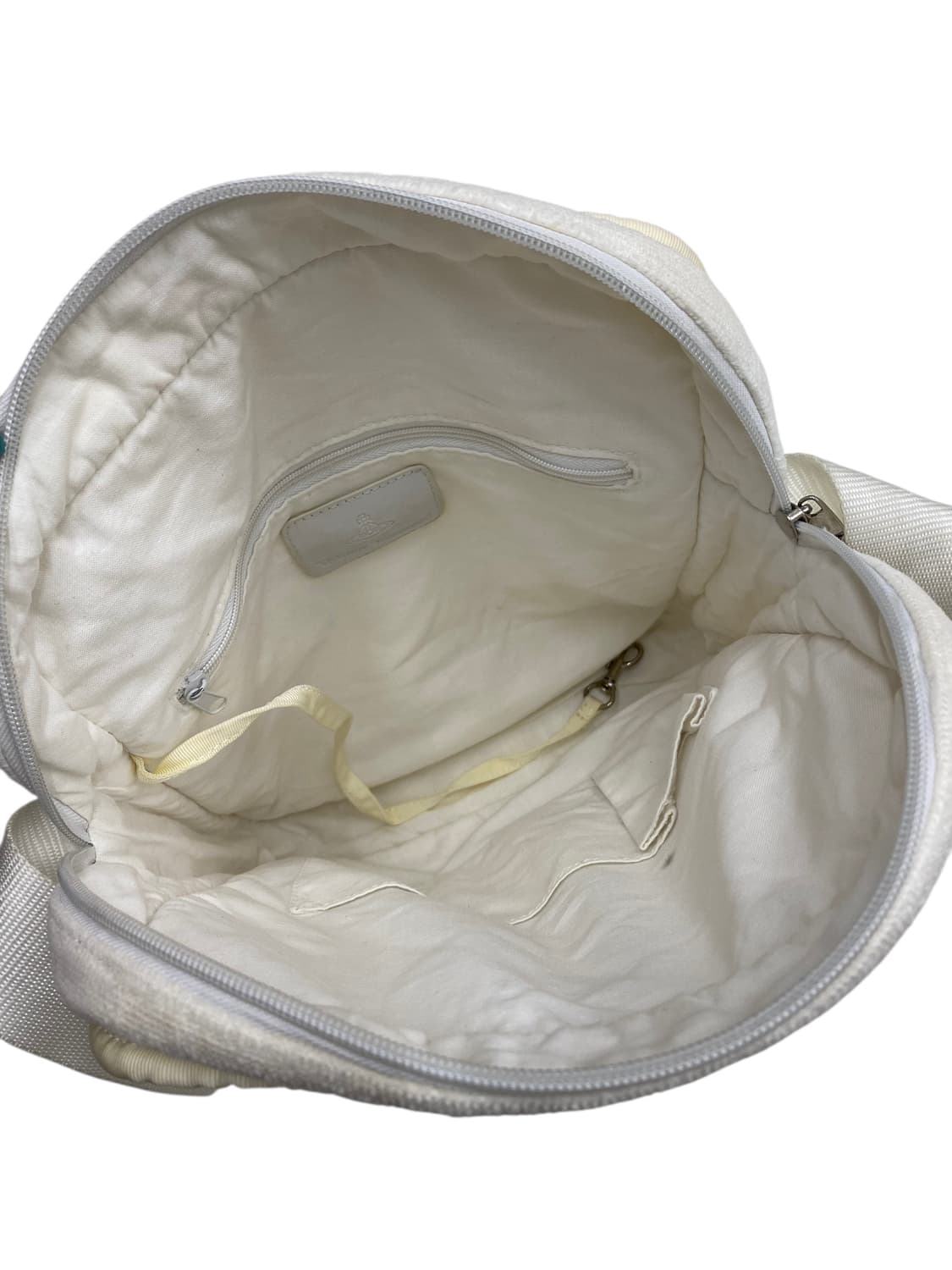 비비안웨스트우드 화이트 타올 크로스백 상품이미지3